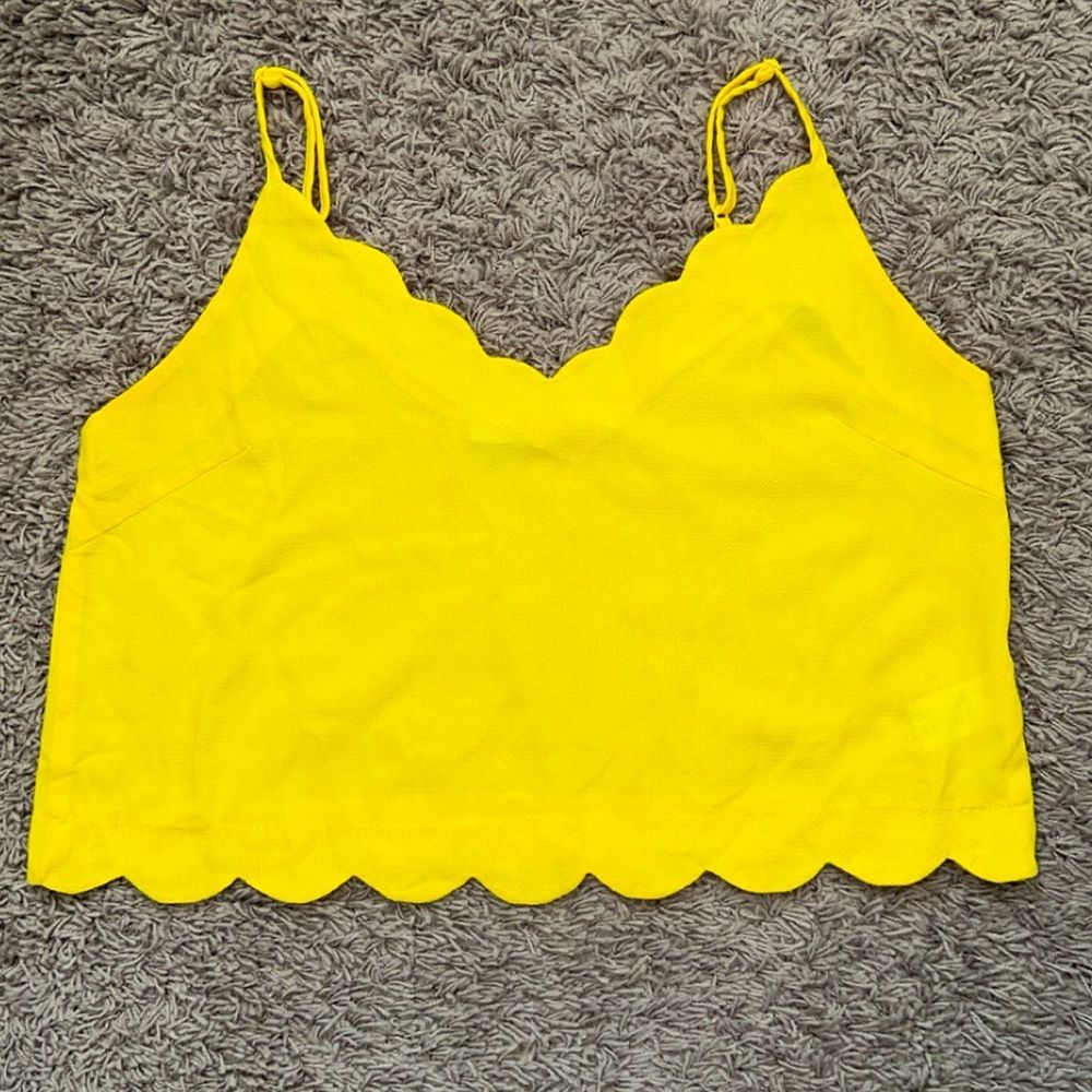 LUSH bright yellow scalloped edge v-neck cropped tank. Size M.